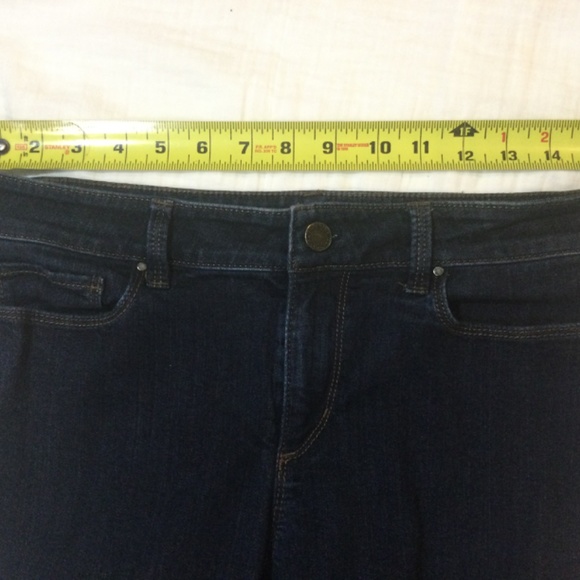 8 Tall boot cut Ann Taylor jeans - Picture 5 of 7